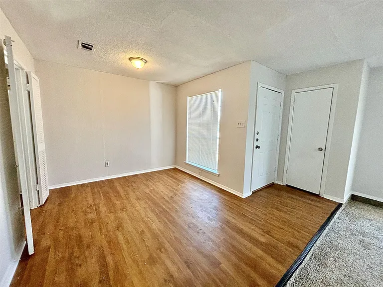 800 Irwin Dr #A — Photo 3