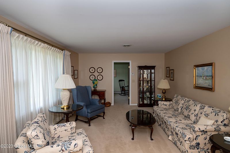 3rd image of 46 Raylinsky Road