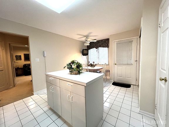 4th image of 92 Winthrop Rd #C