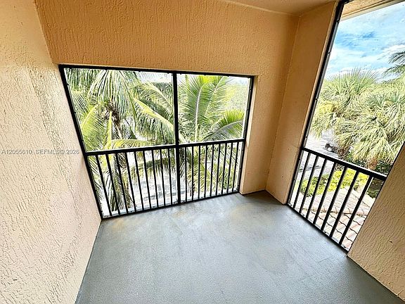 5th image of 2807 Veronia Dr APT 301