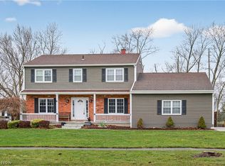 30 Chelmsford Dr, Aurora, OH 44202