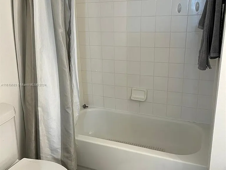 19901 E Country Club Dr #2207 — Photo 20