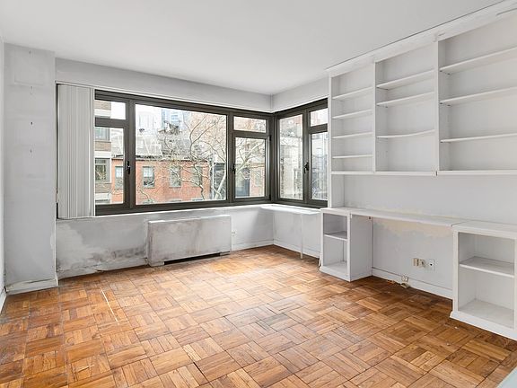 4th image of 160 E 65th St APT 3D