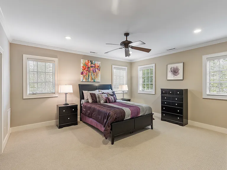 115 Falls Ct W — Photo 7