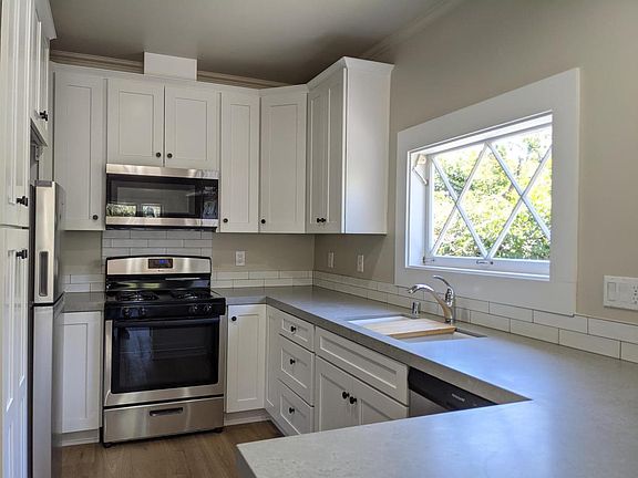 4th image of 1323 Olive St #A