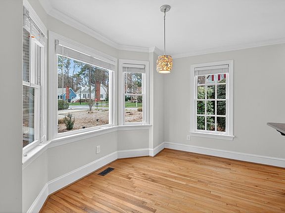 5th image of 4509 Lancashire Dr