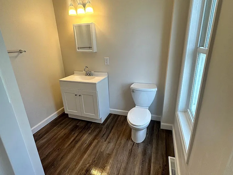 1615 W Market St #2 — Photo 7