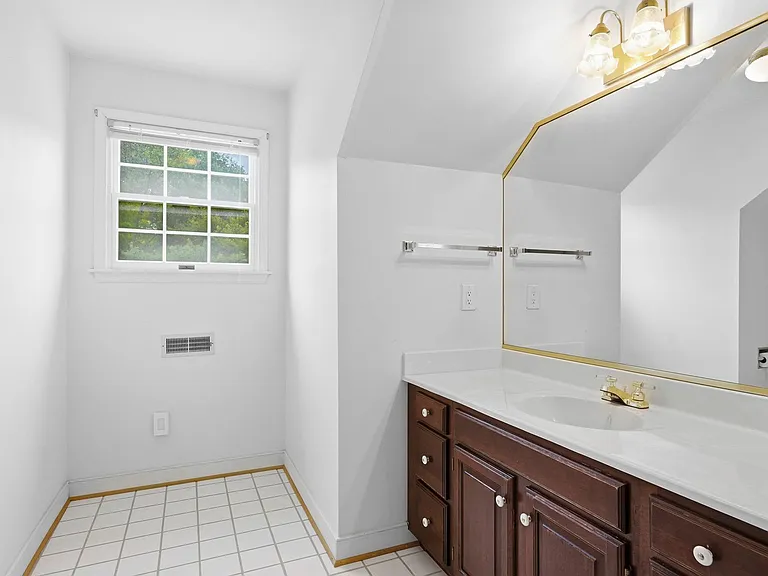 1126 Somerset Ln — Photo 47
