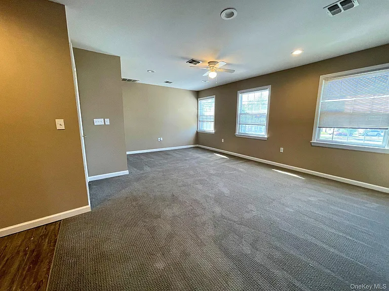 10 Colonial Ave #C — Photo 6