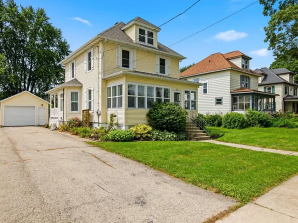 331 W Harrison St, Columbus, WI 53925