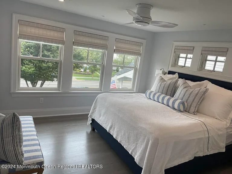 117 Sylvania Ave — Photo 31