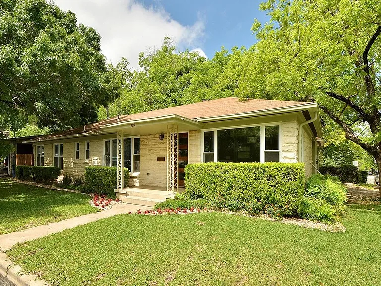 2914 Hampton Rd #1 — Photo 2
