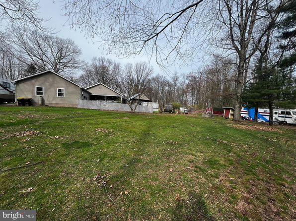 511 Pine Dr, Sacramento, PA 17968