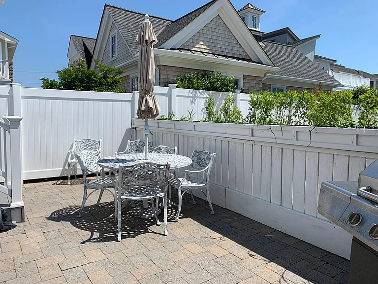 7 Kerr Ave #2 — Photo 5