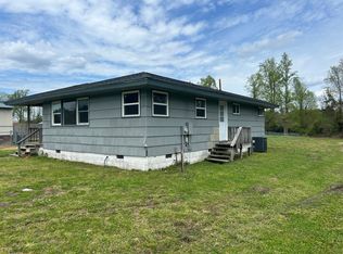 1137 S Parker Rd, Holly Ridge, NC 28445