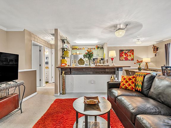 5th image of 3315 Forest Ridge Rd