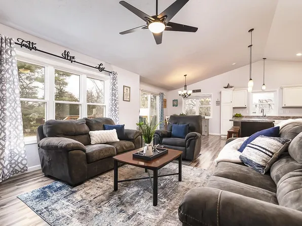 210 Joshua Drive, Evansville, WI 53536