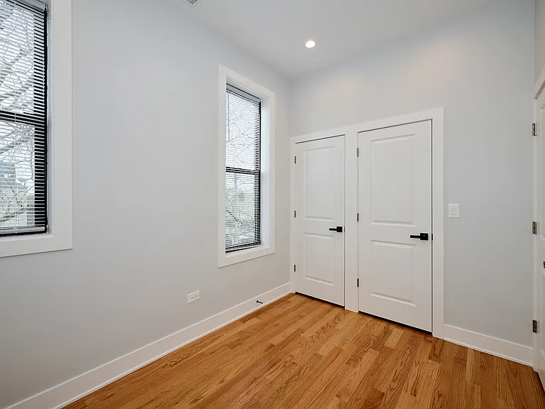4220 S Calumet Ave #1 — Photo 18