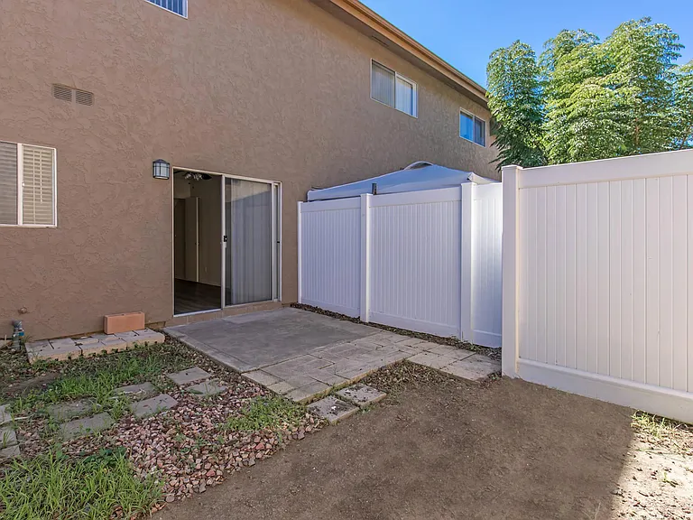 Buena La Vista Apartment Homes — Photo 64