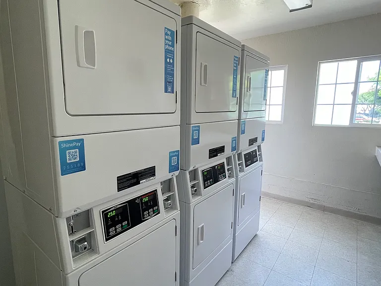 Oxford Terrace Apartments — Photo 5
