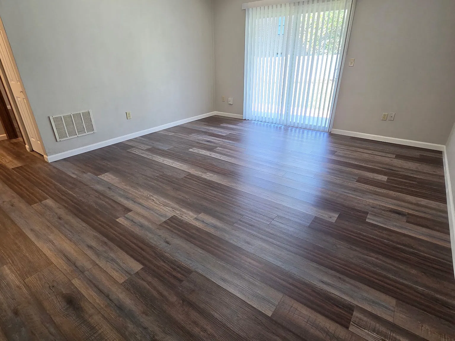 2 bed, 1004 sqft, $995 — Photo 2