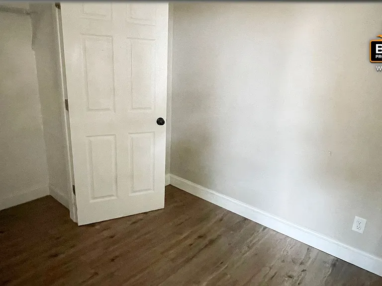 46 Myrtle Ave — Photo 17