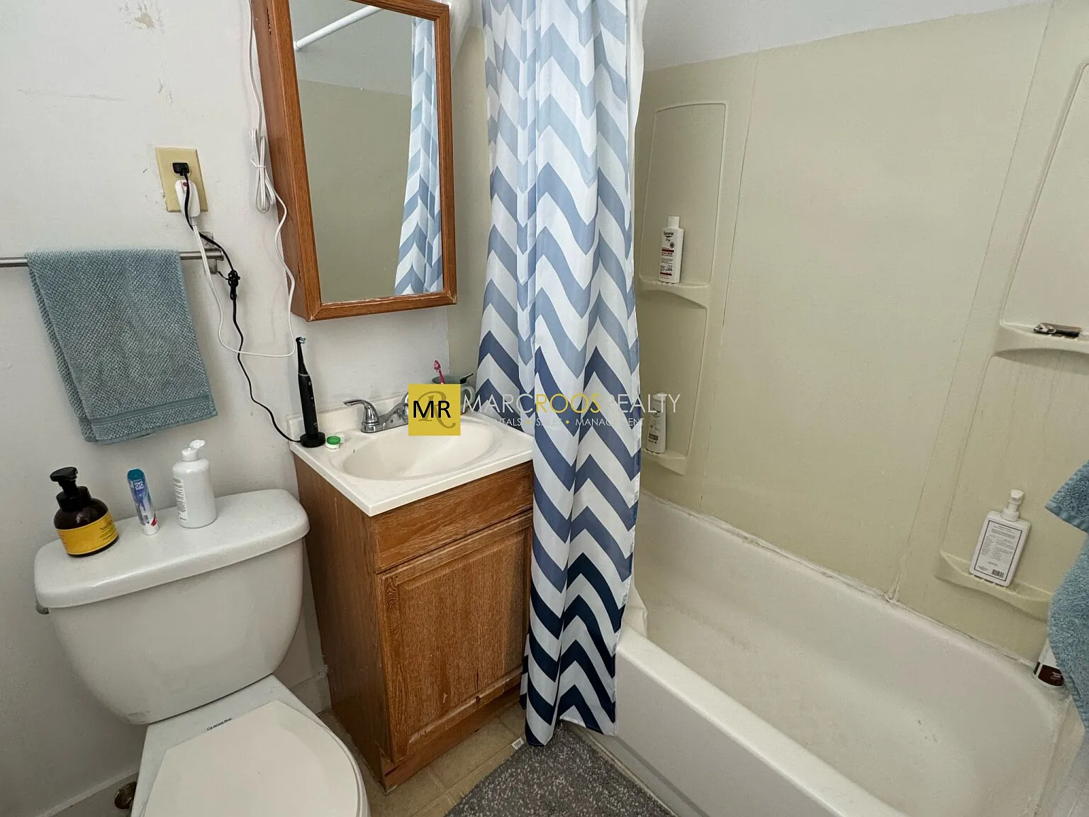 2 bed, 9999 sqft, $3,600 — Photo 3