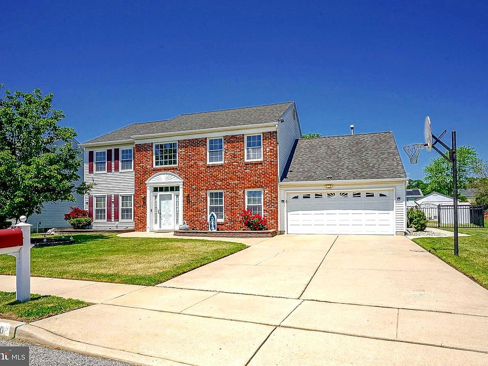 1st image of 20 Cortland Ln