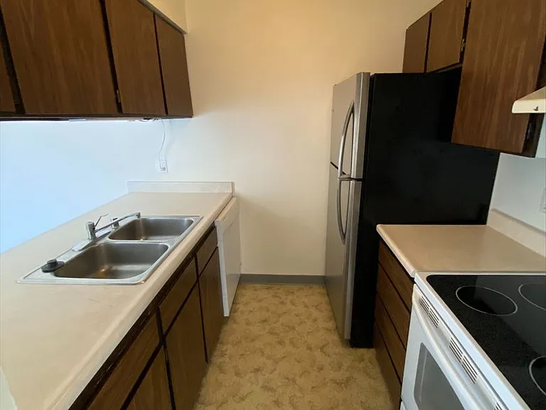 Spartan Drive Apartments — Photo 17