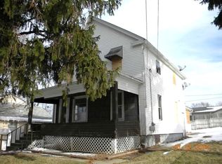 215 N Trask St, Aurora, IL 60505