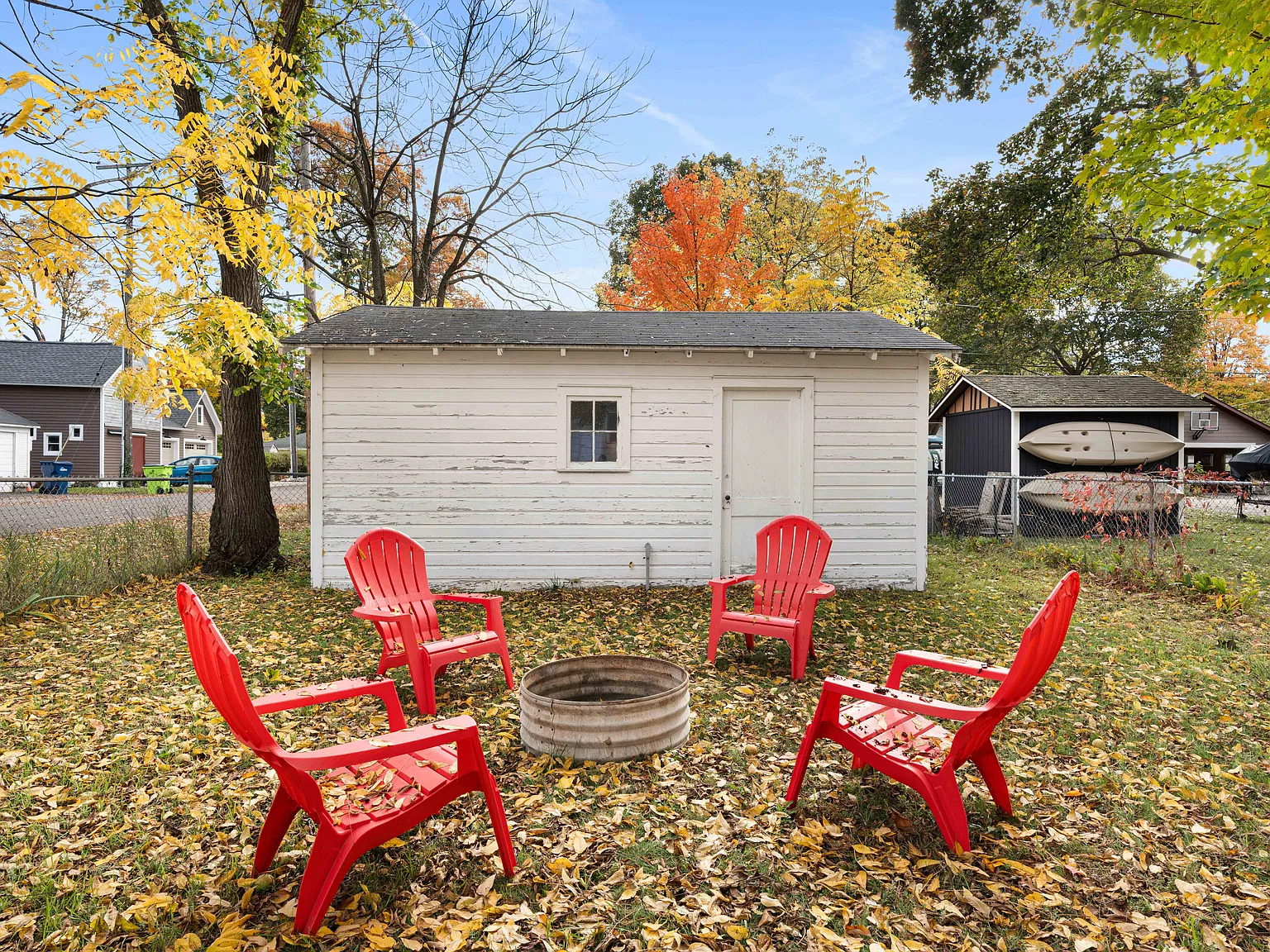 3 bed, 1.5 bath, 1184 sqft, $2,000 — Photo 3
