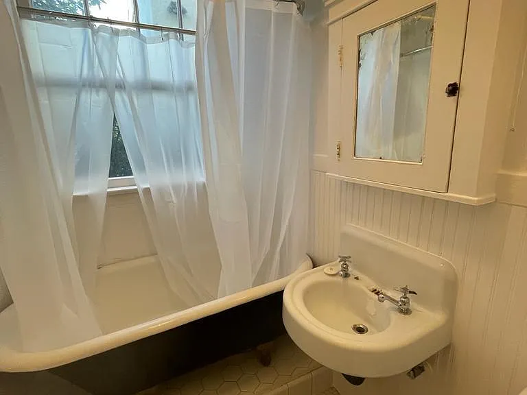 1715 Rodney Dr #1 — Photo 14
