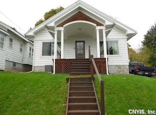 407 Kenwick Dr, Syracuse, NY 13208