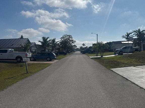4th image of 626 SW 25th Ter
