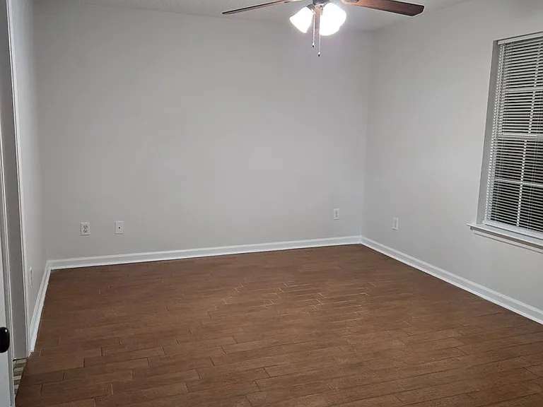 142 Leeswood Cir — Photo 5