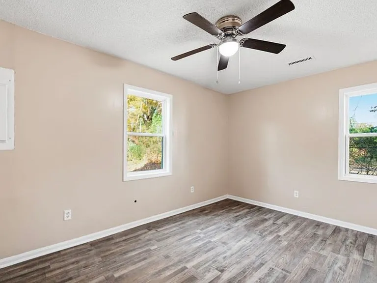 4930 Buford Ave #4930 — Photo 8