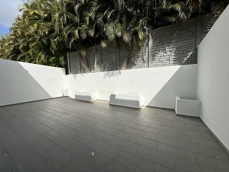Urb Garden Court F6 Calle Francia — Photo 6