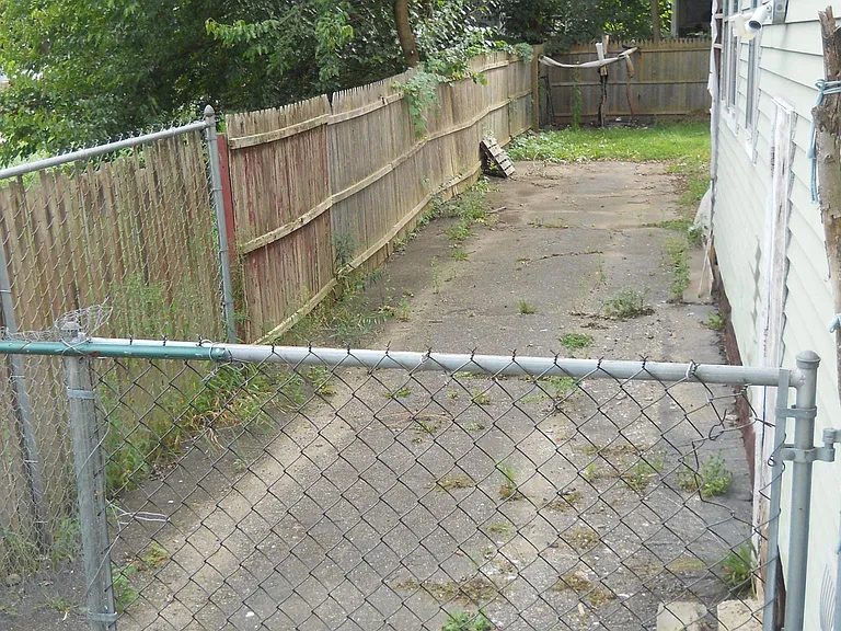 26 E York St — Photo 3