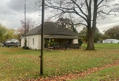 7461 Locust St — Photo 3