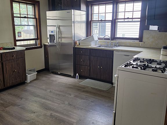 2nd image of 67 Bluff Rd #1