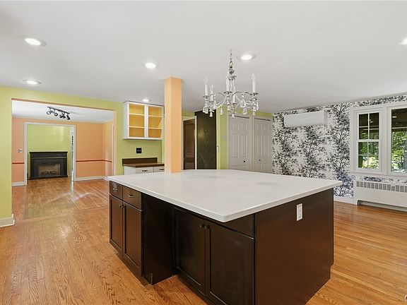 3rd image of 505 N Orchard Rd