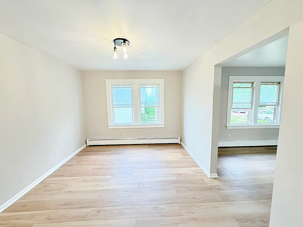 2 bed, 956 sqft, $1,100 — Photo 3