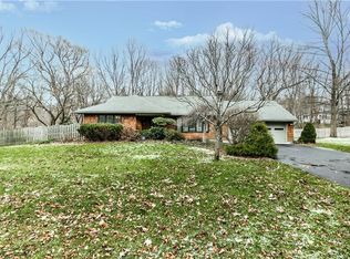 203 Bishop Dr, Fayetteville, NY 13066