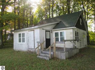 86 Golden Rd SE, Kalkaska, MI 49646