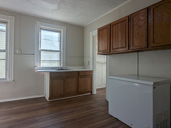 5th image of 150 Plymouth St