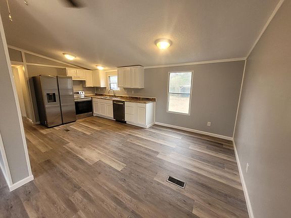 Kitchen and dining area.