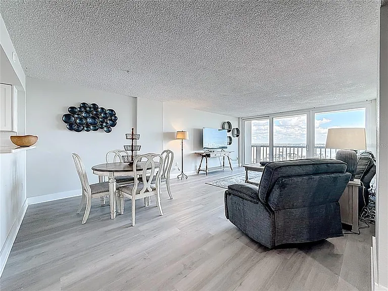 400 Island Way #1411 — Photo 5