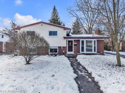 33155 Meadowlark St, Farmington, MI, 48336