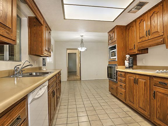 3rd image of 316 N 58th St