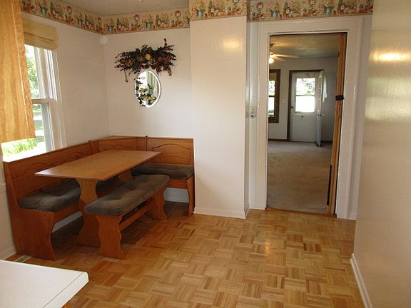 4th image of 237 Drury Ave